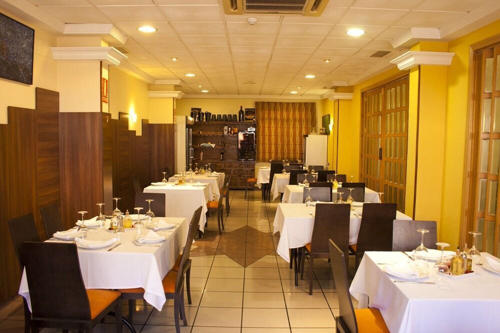 Hostal Valdepenas By Bossh Hotels Esterno foto