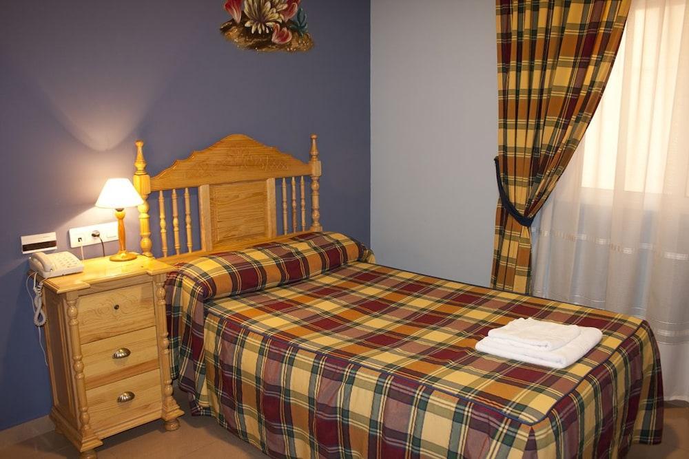 Hostal Valdepenas By Bossh Hotels Esterno foto