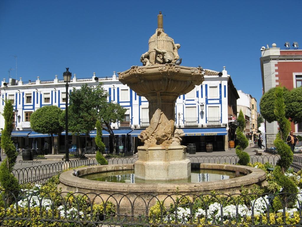 Hostal Valdepenas By Bossh Hotels Esterno foto